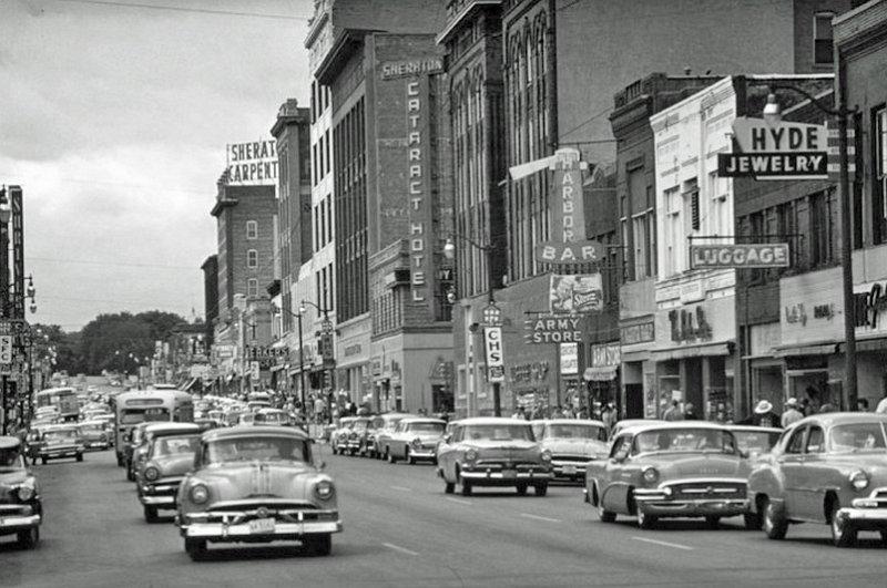 Historic Autos 33 Street Scene 50s